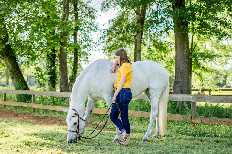 Grooming your horse for your equestrian photography photo session in Atlanta, Georgia